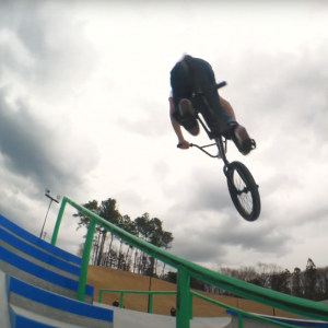 Read more about the article [VIDES] BMX TEAM RIDERS SESH in MURASAKI PARK KASAMA