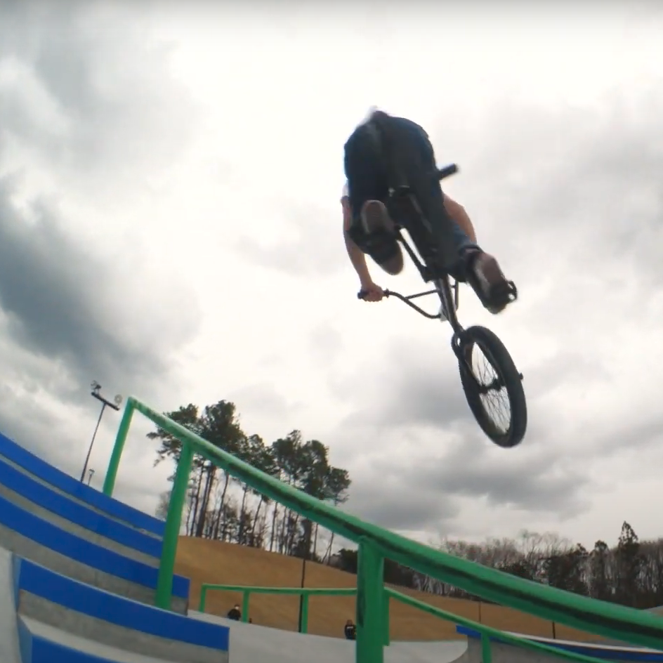 You are currently viewing [VIDES] BMX TEAM RIDERS SESH in MURASAKI PARK KASAMA
